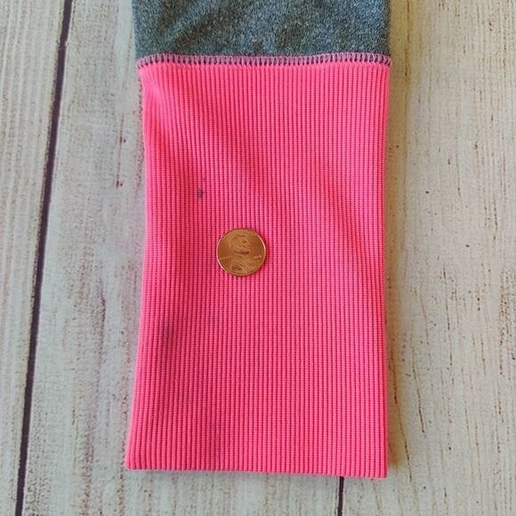 Under Armour striped high low stretch athletic top - Picture 8 of 8